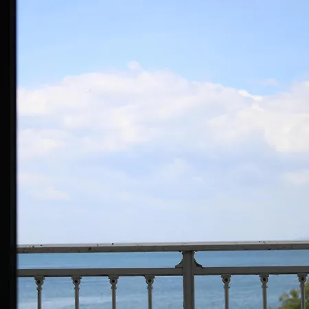 Sunshine By The Sea Apartament *