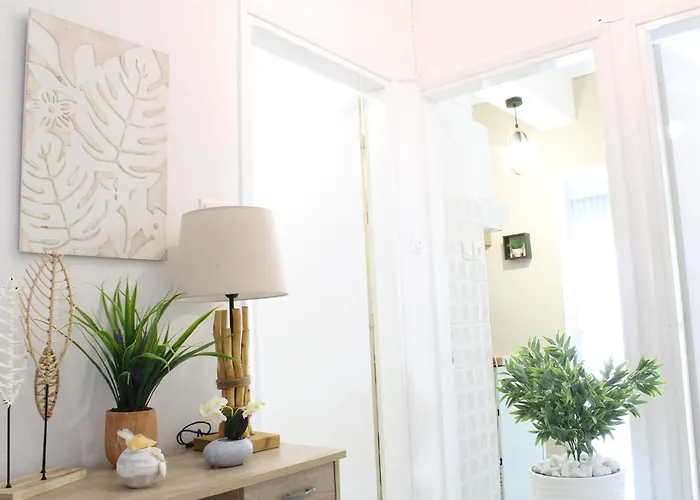 Sunshine By The Sea Daire